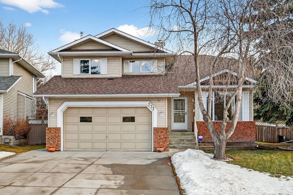 311 Douglasbank Drive Se, Calgary