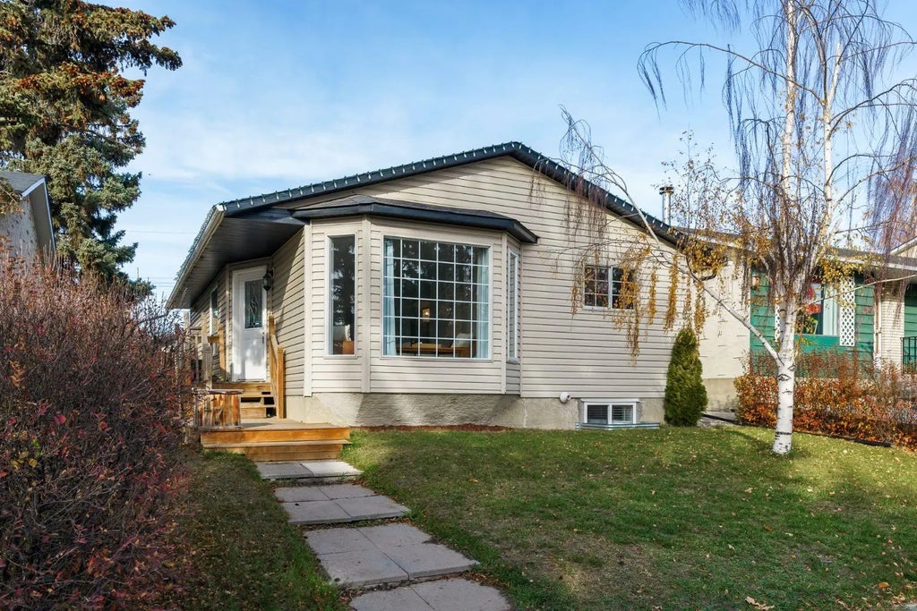 17 Aster Place Se, Airdrie