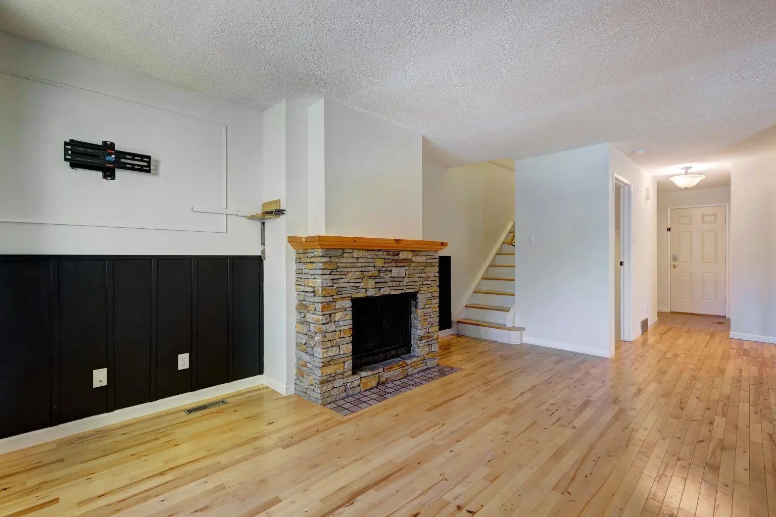 105 200 Three Sisters Drive , Canmore – Residential Row/Townhouse Listing Photo 4