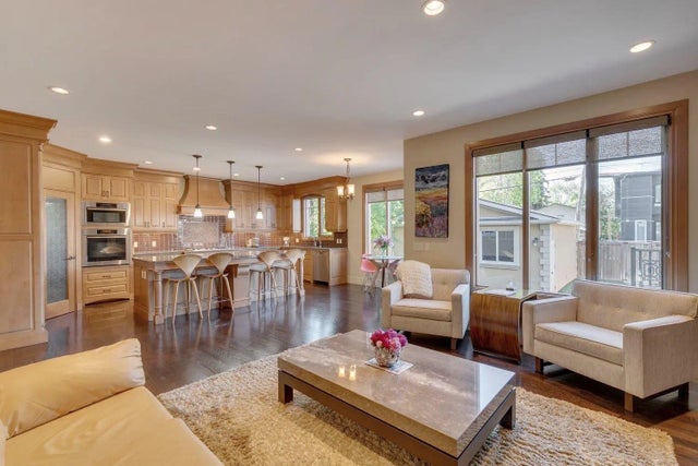 2609 7 Avenue Nw, Calgary