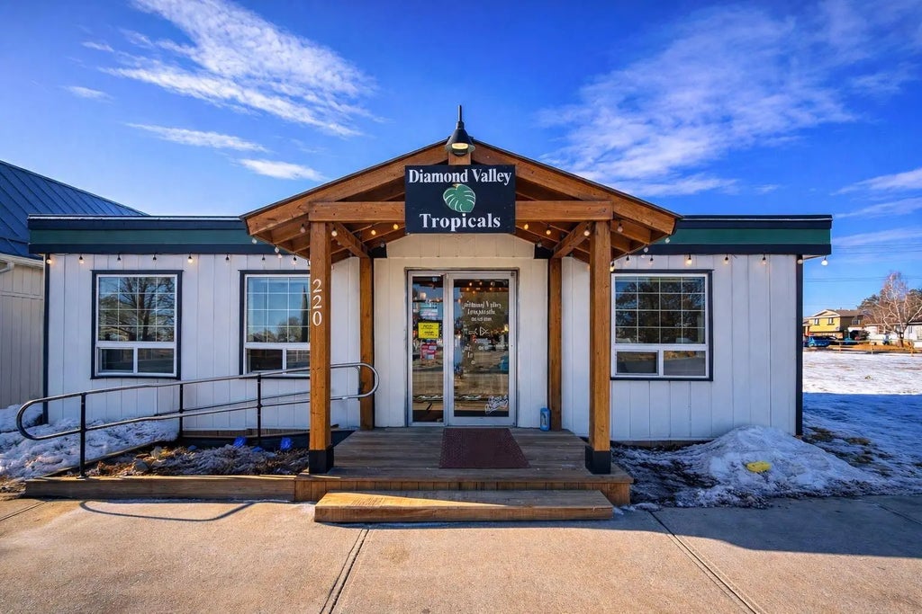 220 Main Street , Diamond Valley