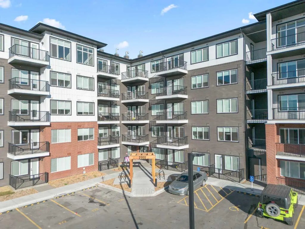 2418, 395 Skyview Parkway Ne, Calgary
