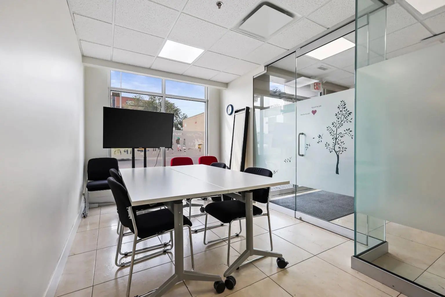 1406 Centre Street N, Calgary – Commercial Retail Listing Photo 7