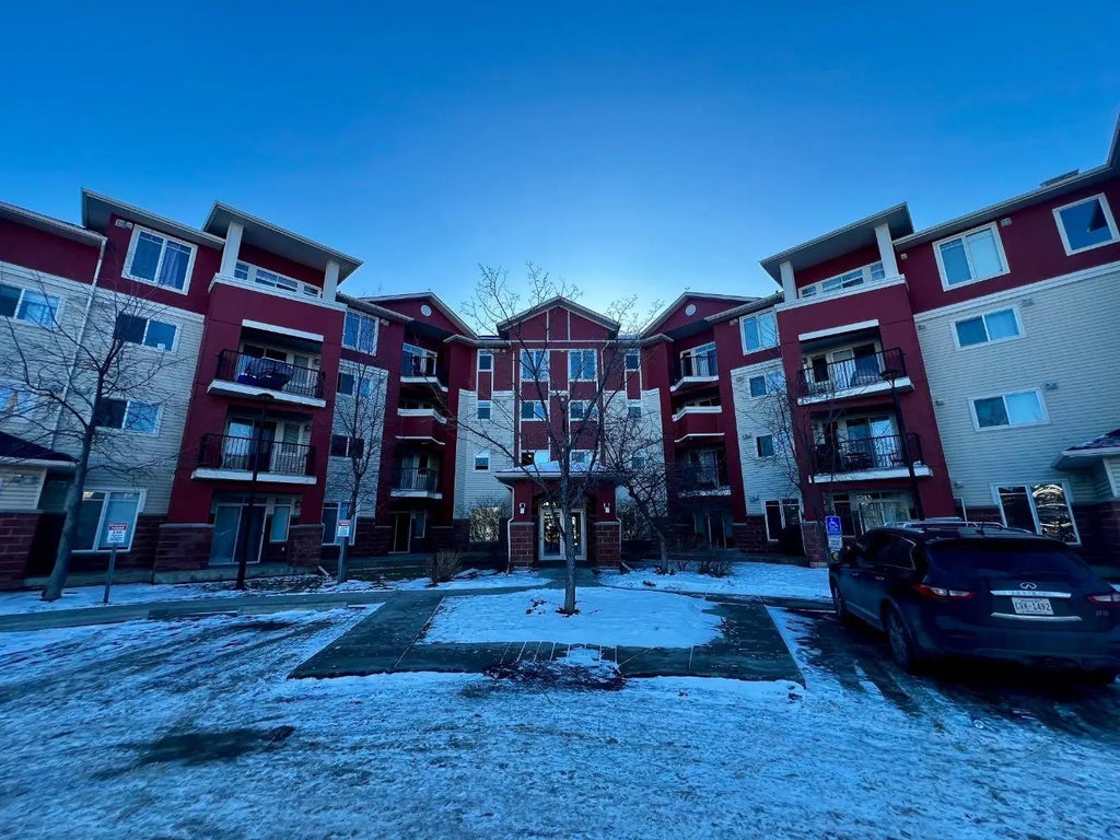 201, 162 Country Village Circle Ne, Calgary