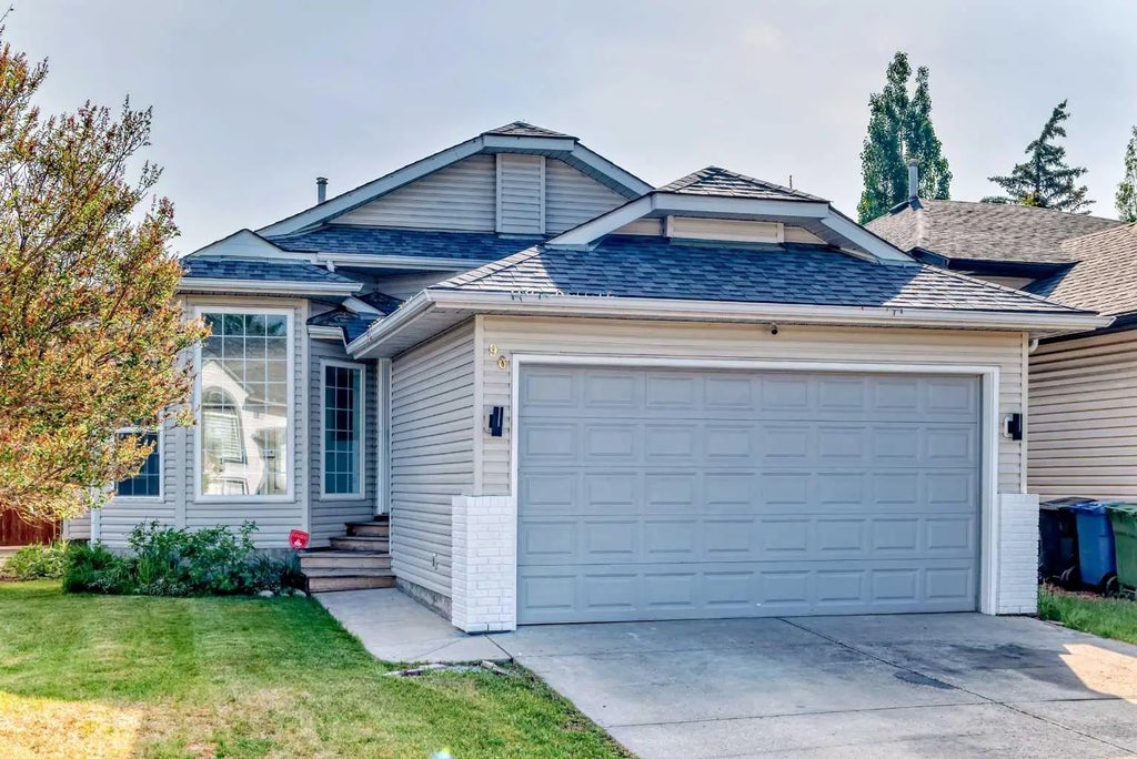 96 Douglas Ridge Close Se, Calgary