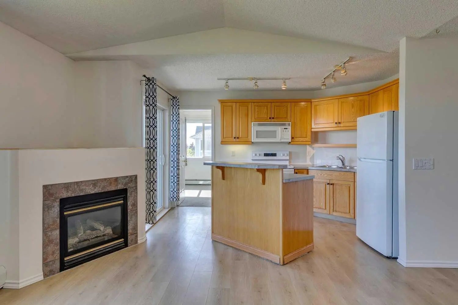 301, 7301 Valleyview Park Southeast, Calgary – Residential Apartment Listing Photo 10