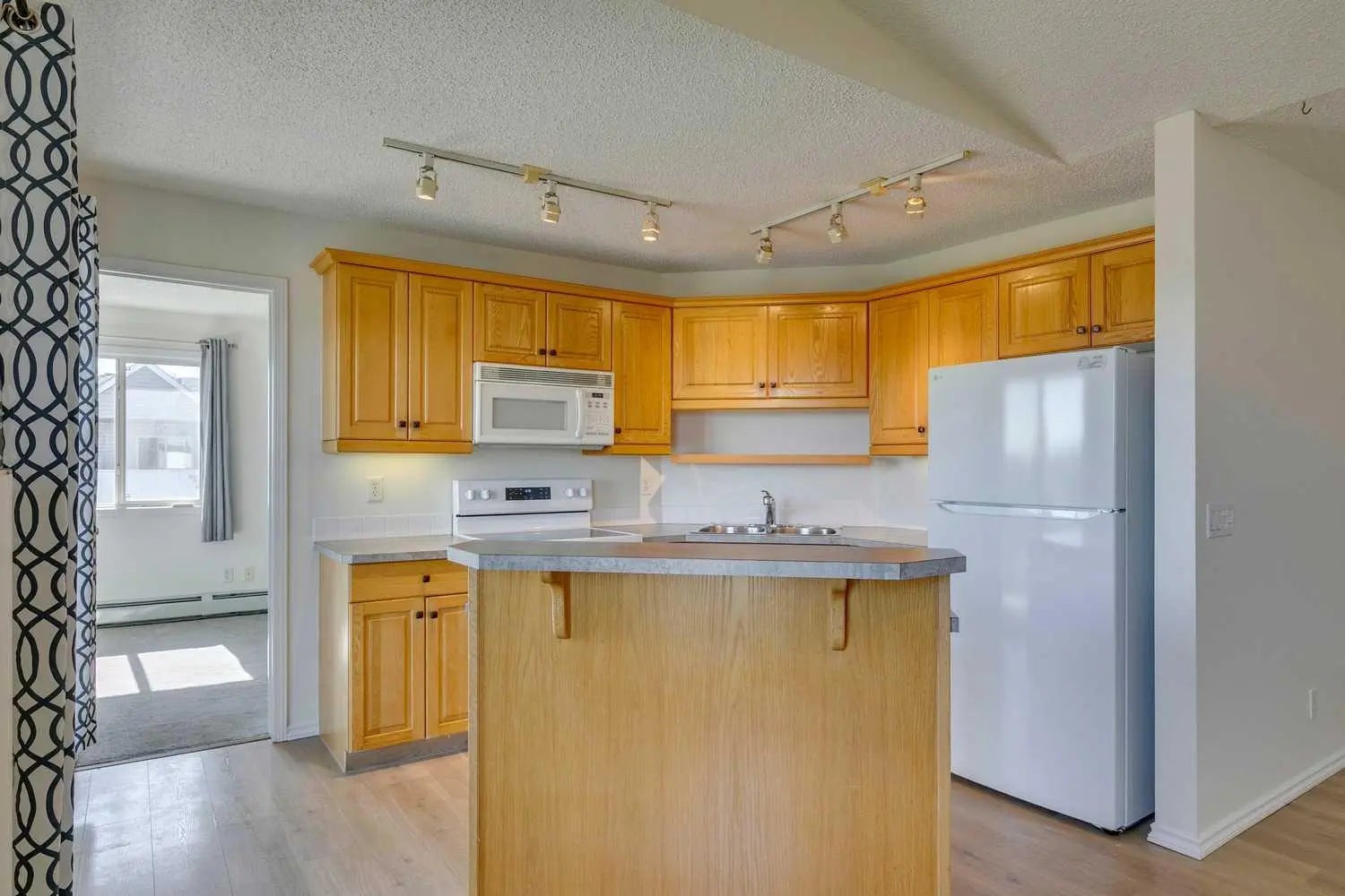 301, 7301 Valleyview Park Southeast, Calgary – Residential Apartment Listing Photo 11