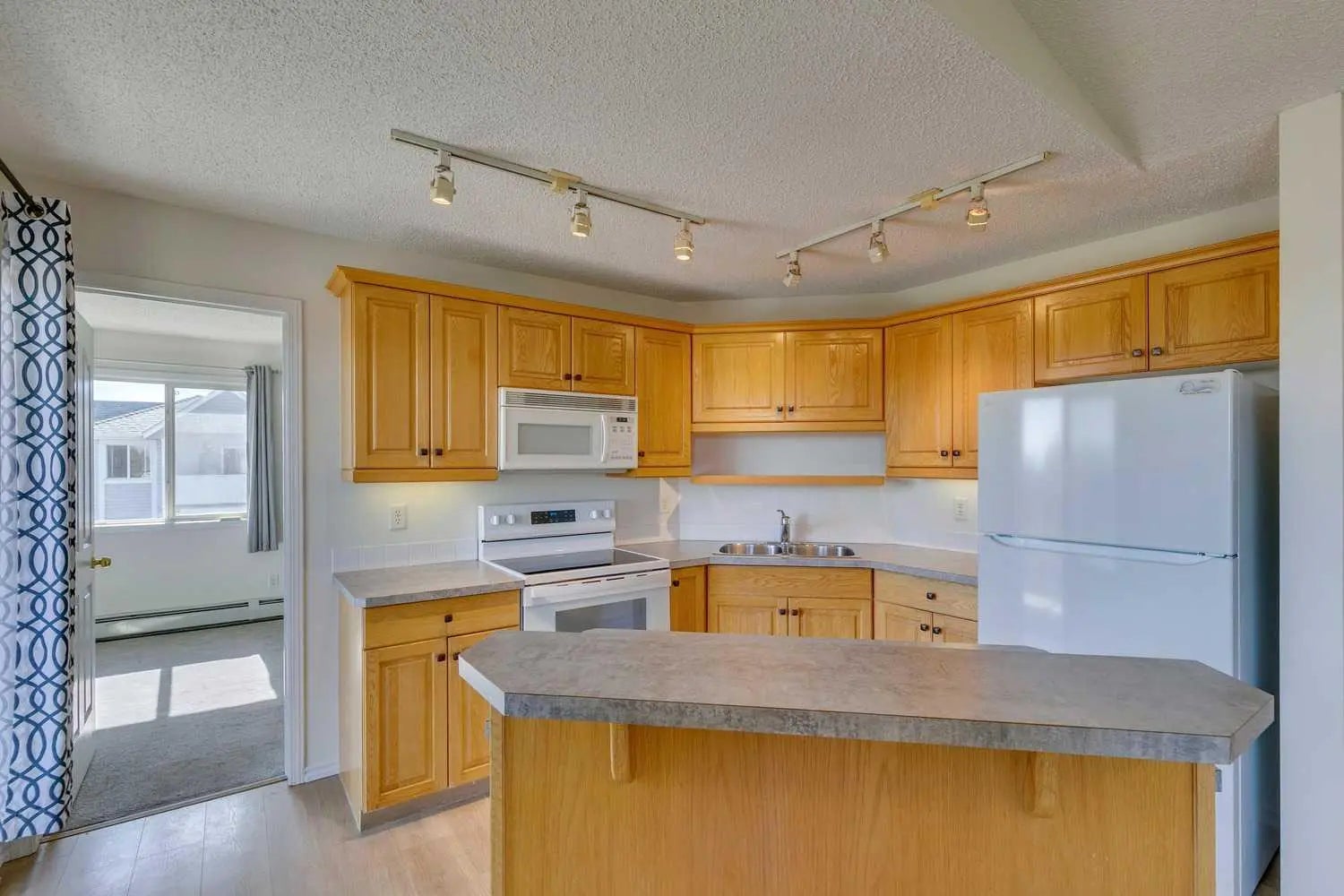 301, 7301 Valleyview Park Southeast, Calgary – Residential Apartment Listing Photo 14