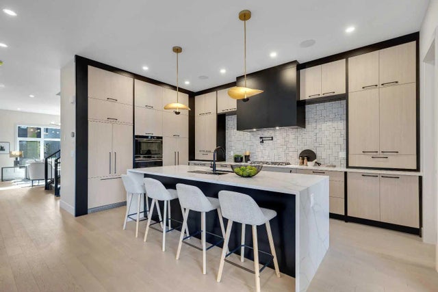 336 Normandy Drive Sw, Calgary