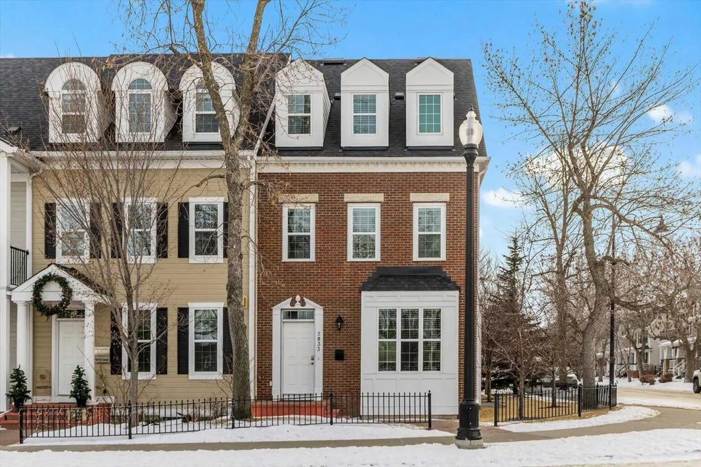 2833 Dallaire Avenue Sw, Calgary