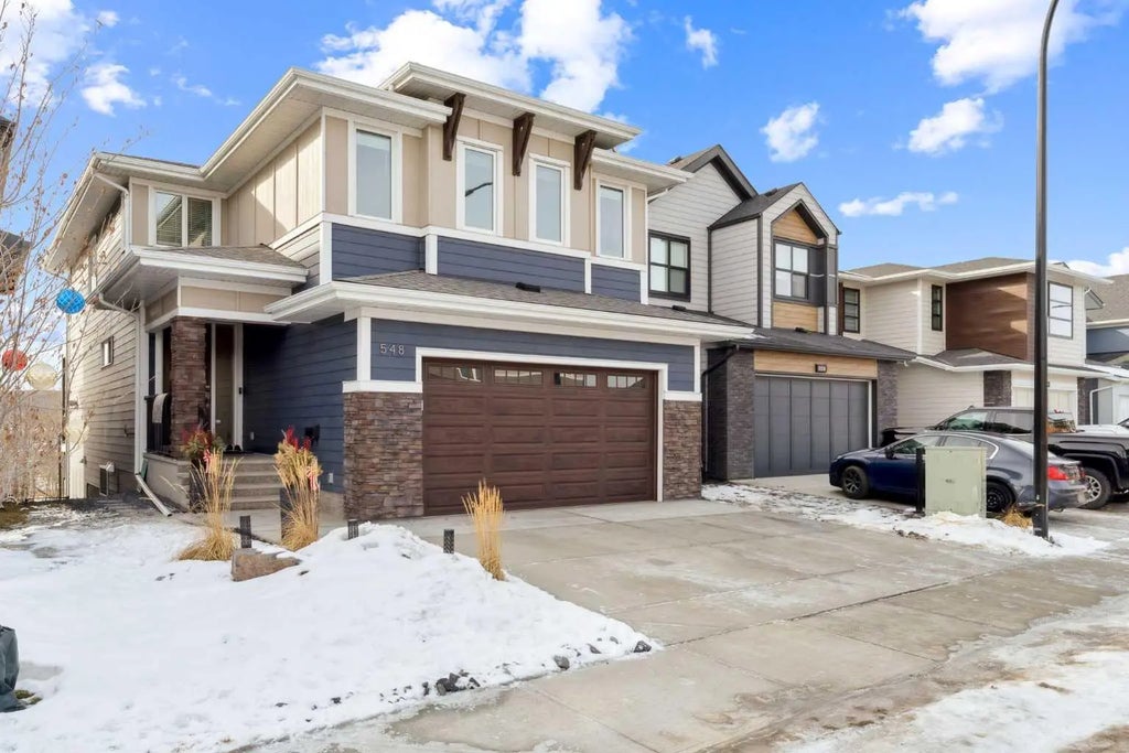 548 Cranbrook Gardens Se, Calgary