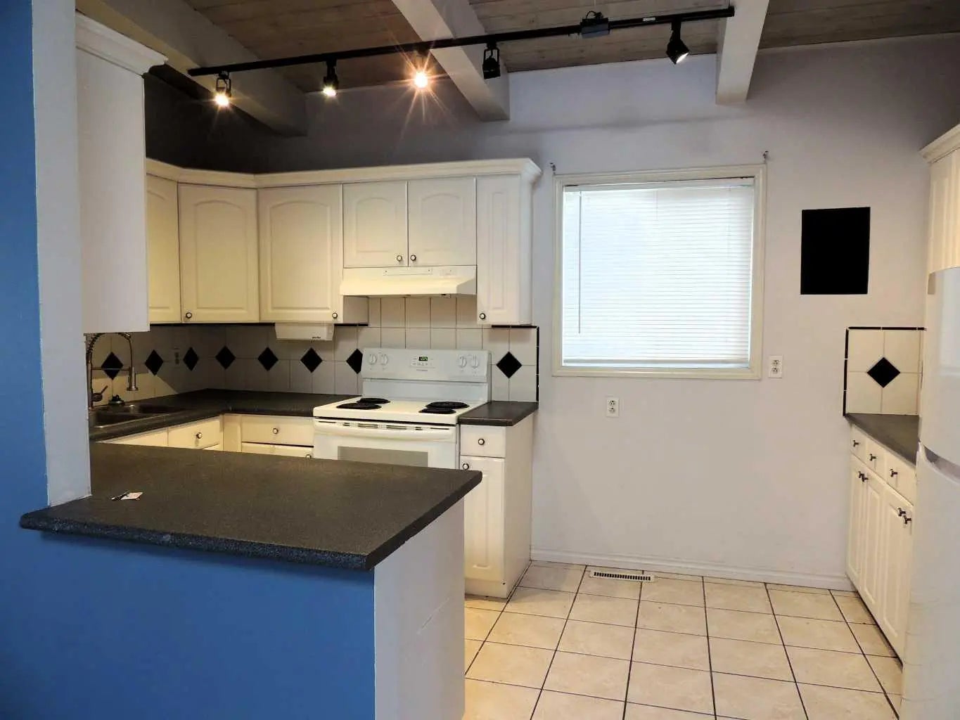 2713 Canmore Road Northwest, Calgary – Residential Semi Detached (Half Duplex) Listing Photo 16