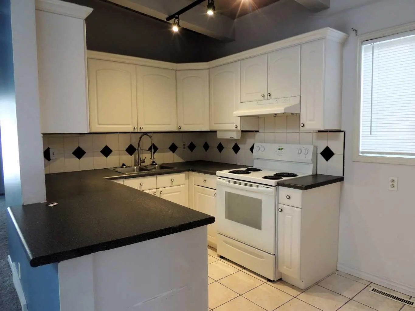 2713 Canmore Road Northwest, Calgary – Residential Semi Detached (Half Duplex) Listing Photo 20