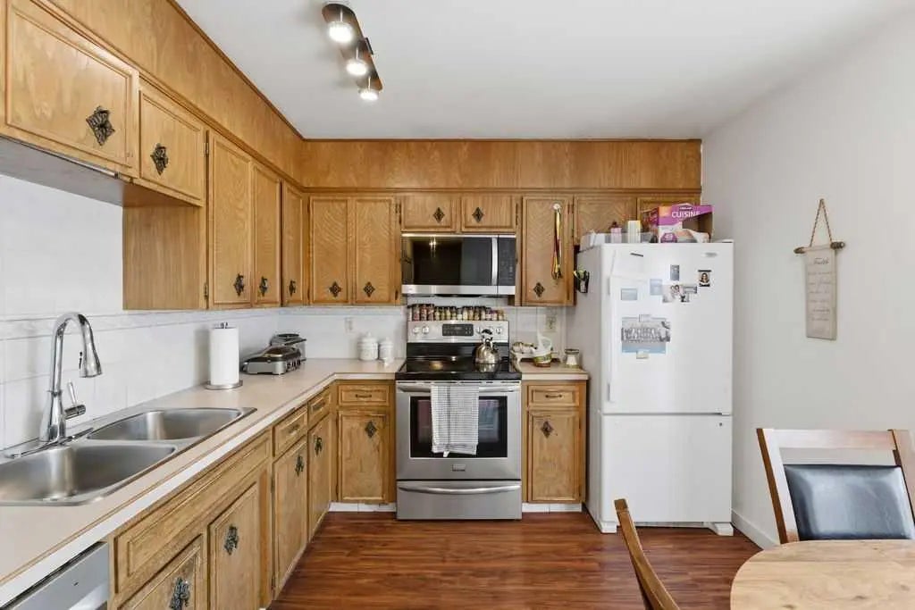 1447 Berkley Drive Northwest, Calgary – Residential Detached Listing Photo 13