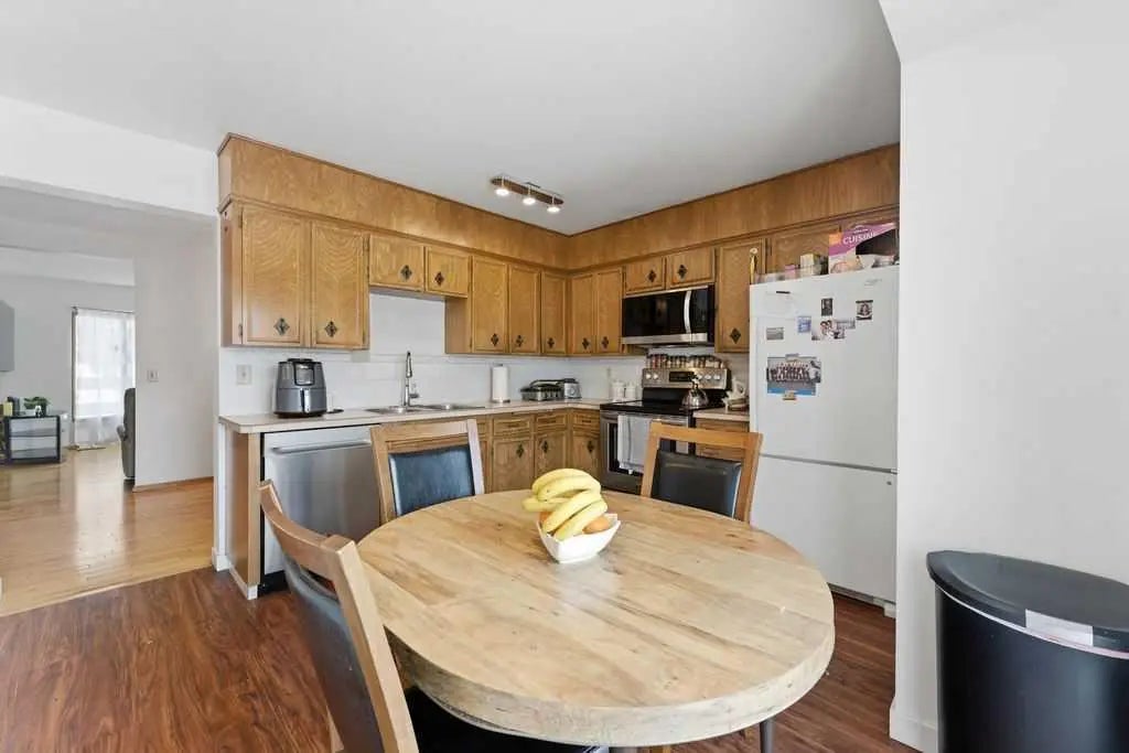 1447 Berkley Drive Northwest, Calgary – Residential Detached Listing Photo 14