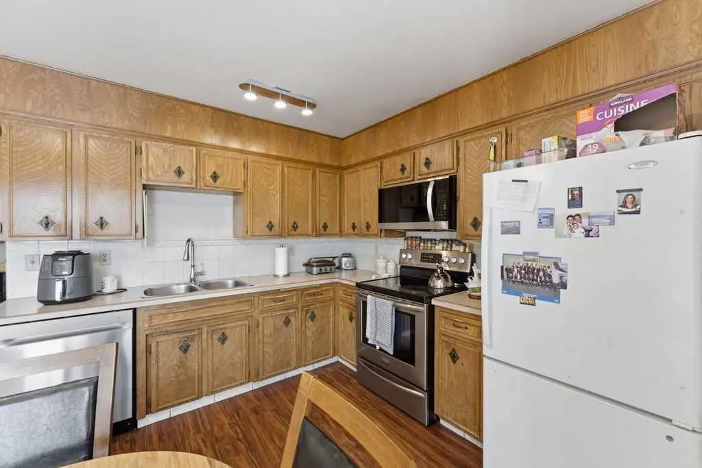 1447 Berkley Drive Northwest, Calgary – Residential Detached Listing Photo 6