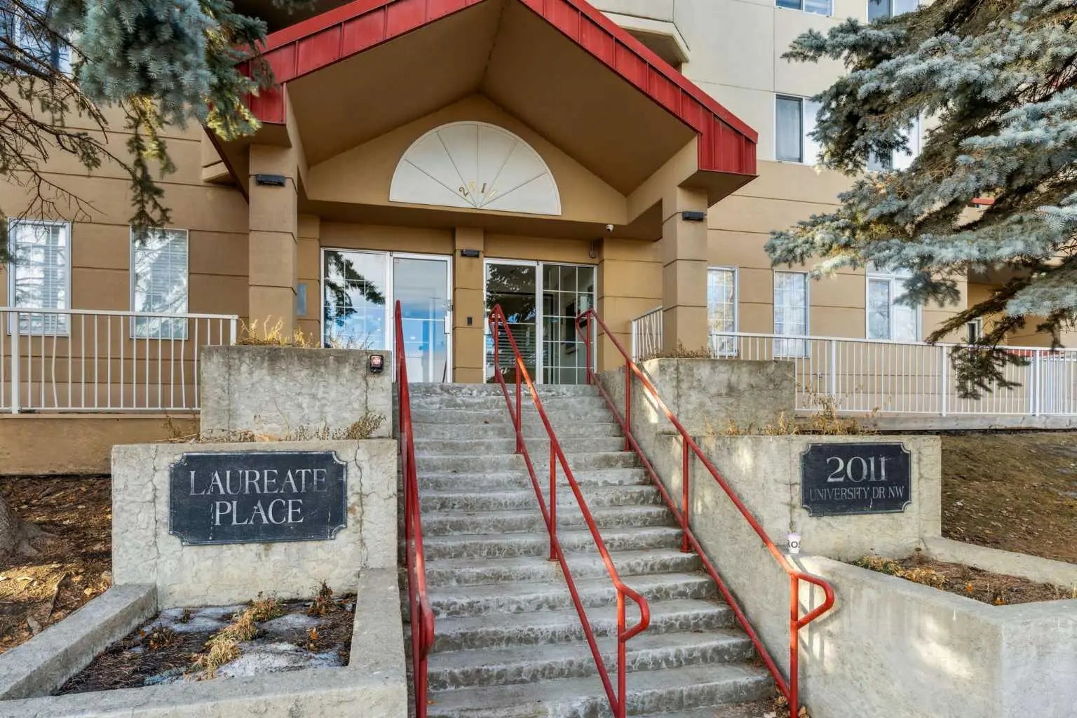 103, 2011 University Drive Northwest, Calgary – Residential Apartment Listing Photo 2