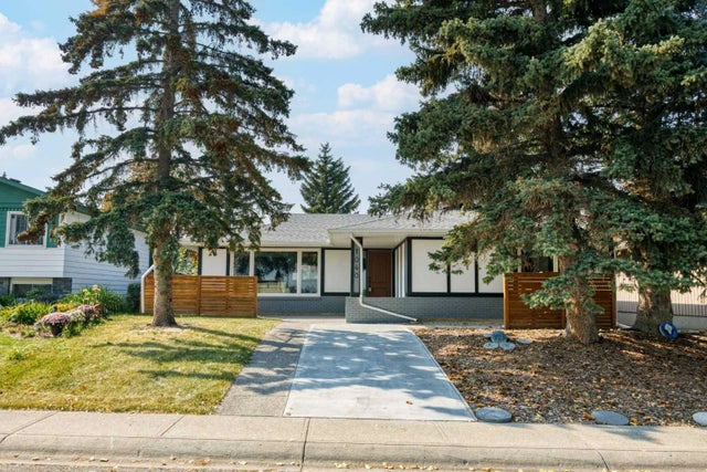1040 Lake Ontario Drive Se, Calgary