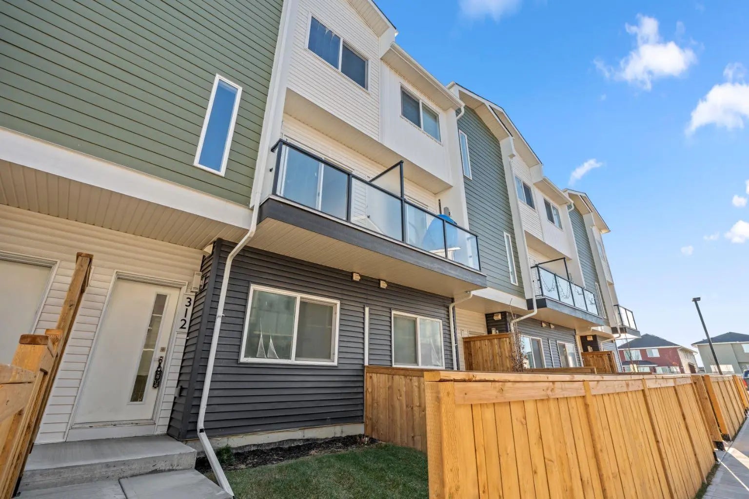 312 Red Sky Villas Northeast, Calgary – Residential Row/Townhouse Listing Photo 3