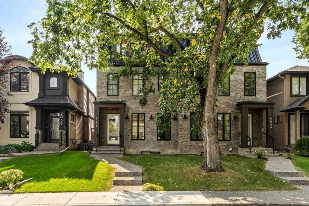 2041 47 Avenue Sw, Calgary