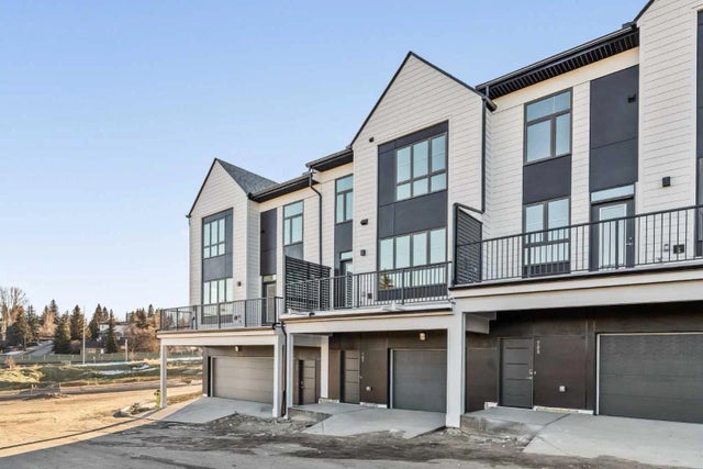 707 Sovereign Common Sw, Calgary