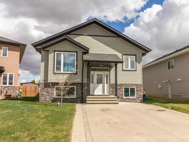 6453 Elmwood Way , Innisfail
