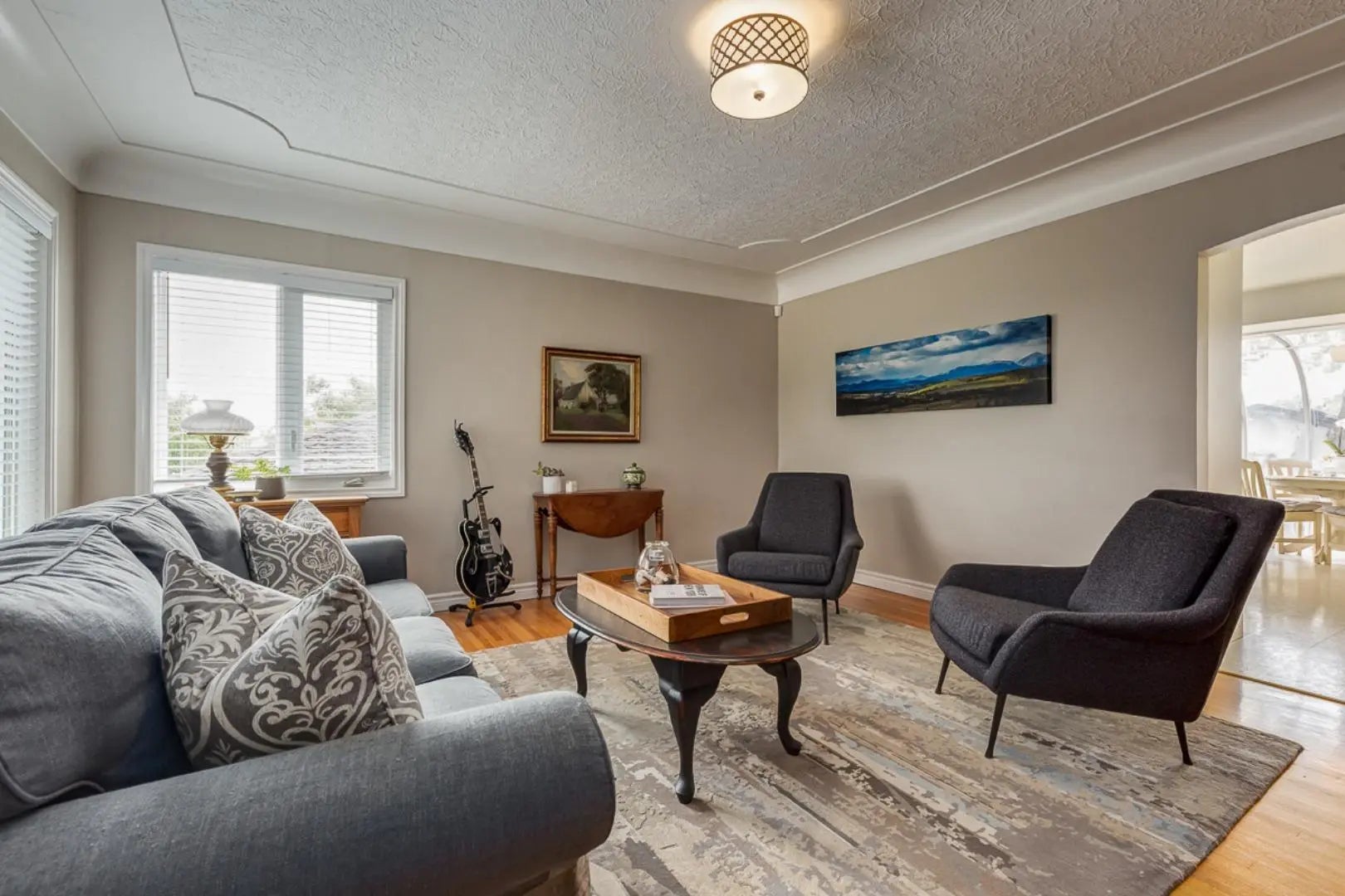 817 17 Avenue Southeast, Calgary – Residential Detached Listing Photo 2