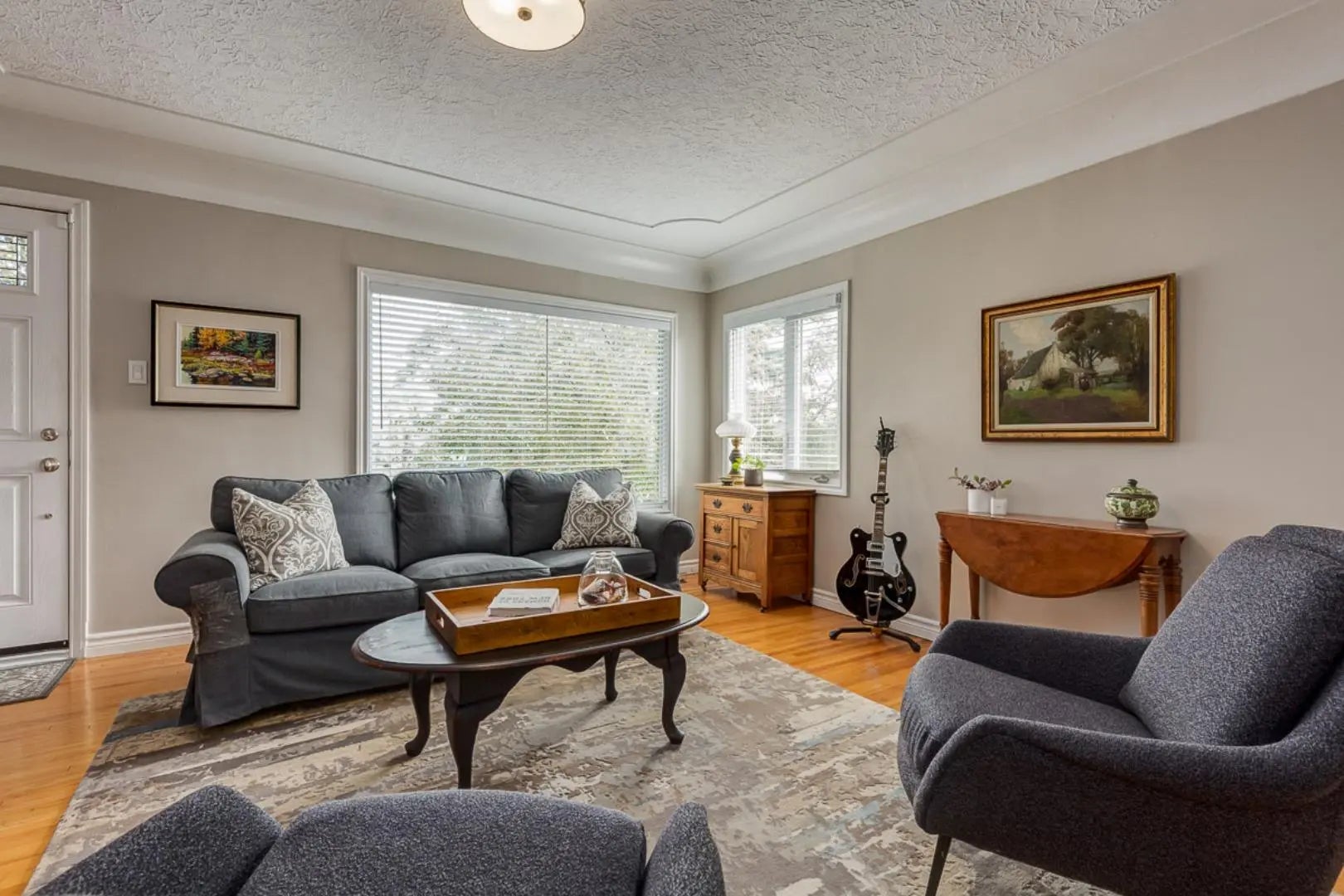 817 17 Avenue Southeast, Calgary – Residential Detached Listing Photo 3