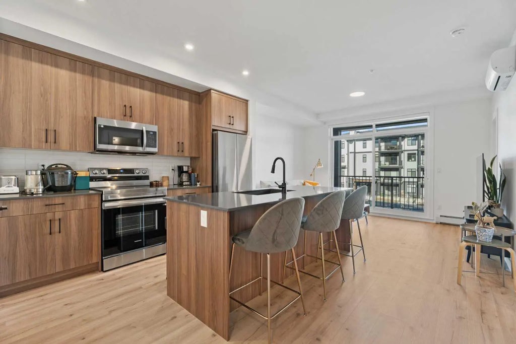 215, 70 Sage Hill Walk Nw, Calgary