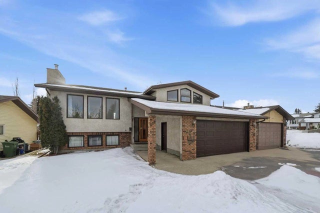 32 Huget Crescent , Red Deer