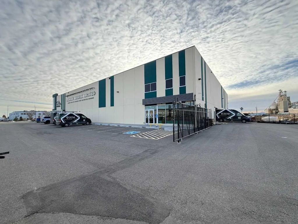 #20 450 39 Street N, Lethbridge