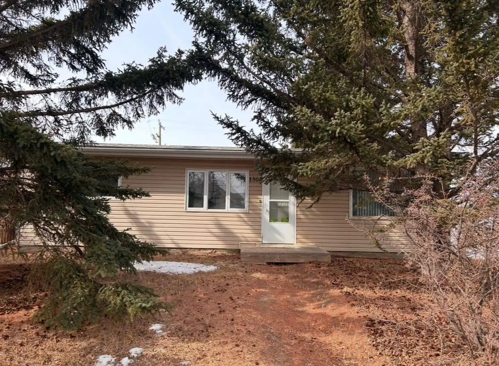 1306 15 Street , Wainwright