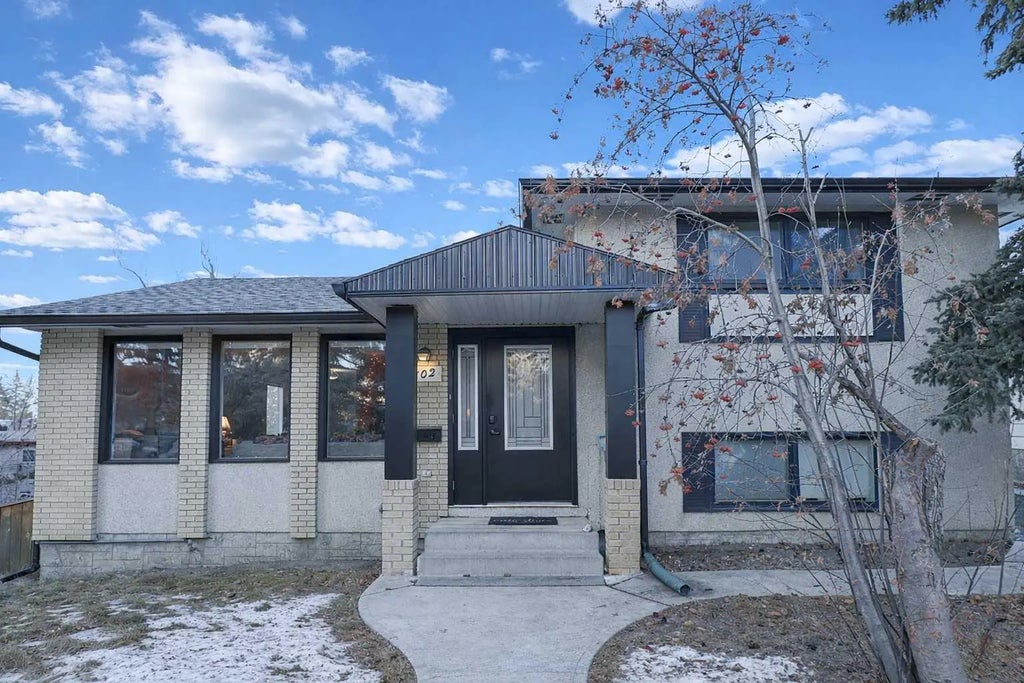 102 Dalgleish Bay Nw, Calgary