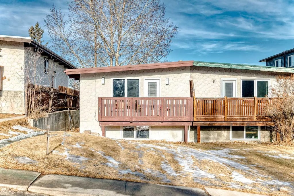 6508 34 Avenue Nw, Calgary