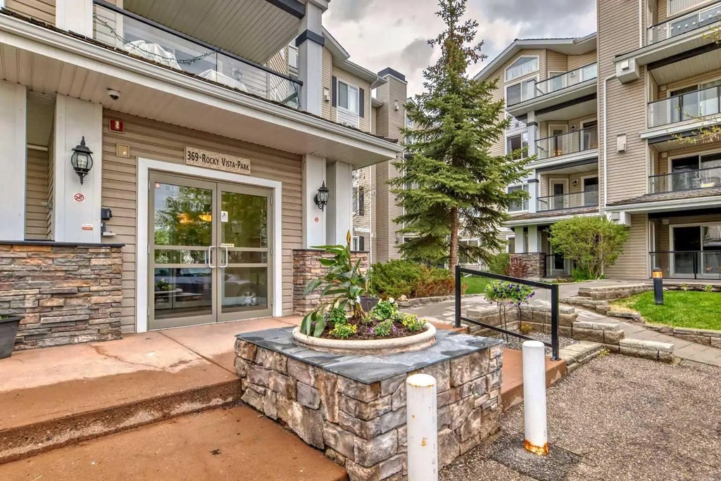303, 369 Rocky Vista Park Nw, Calgary