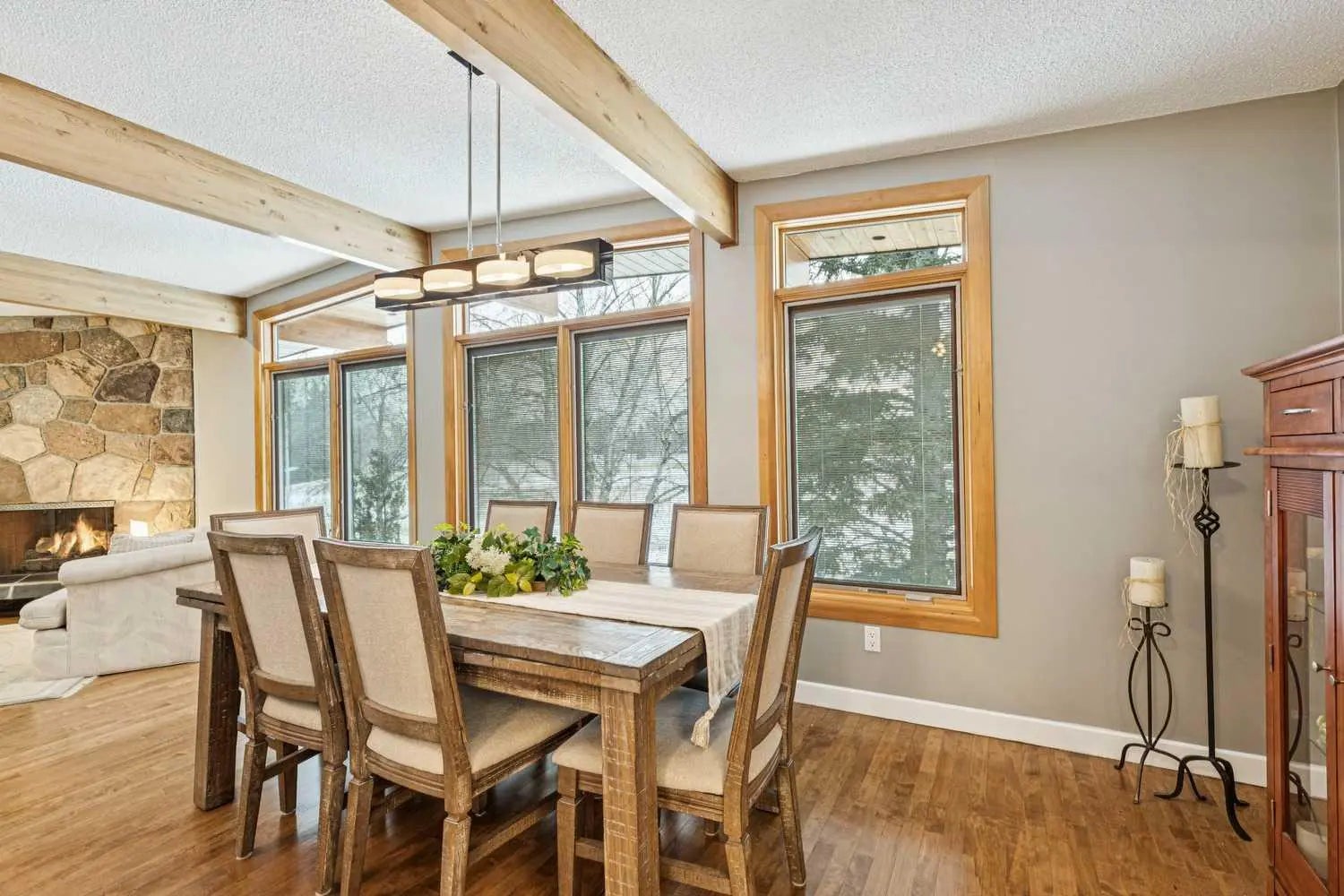 8 Vardana Place Northwest, Calgary – Residential Detached Listing Photo 12