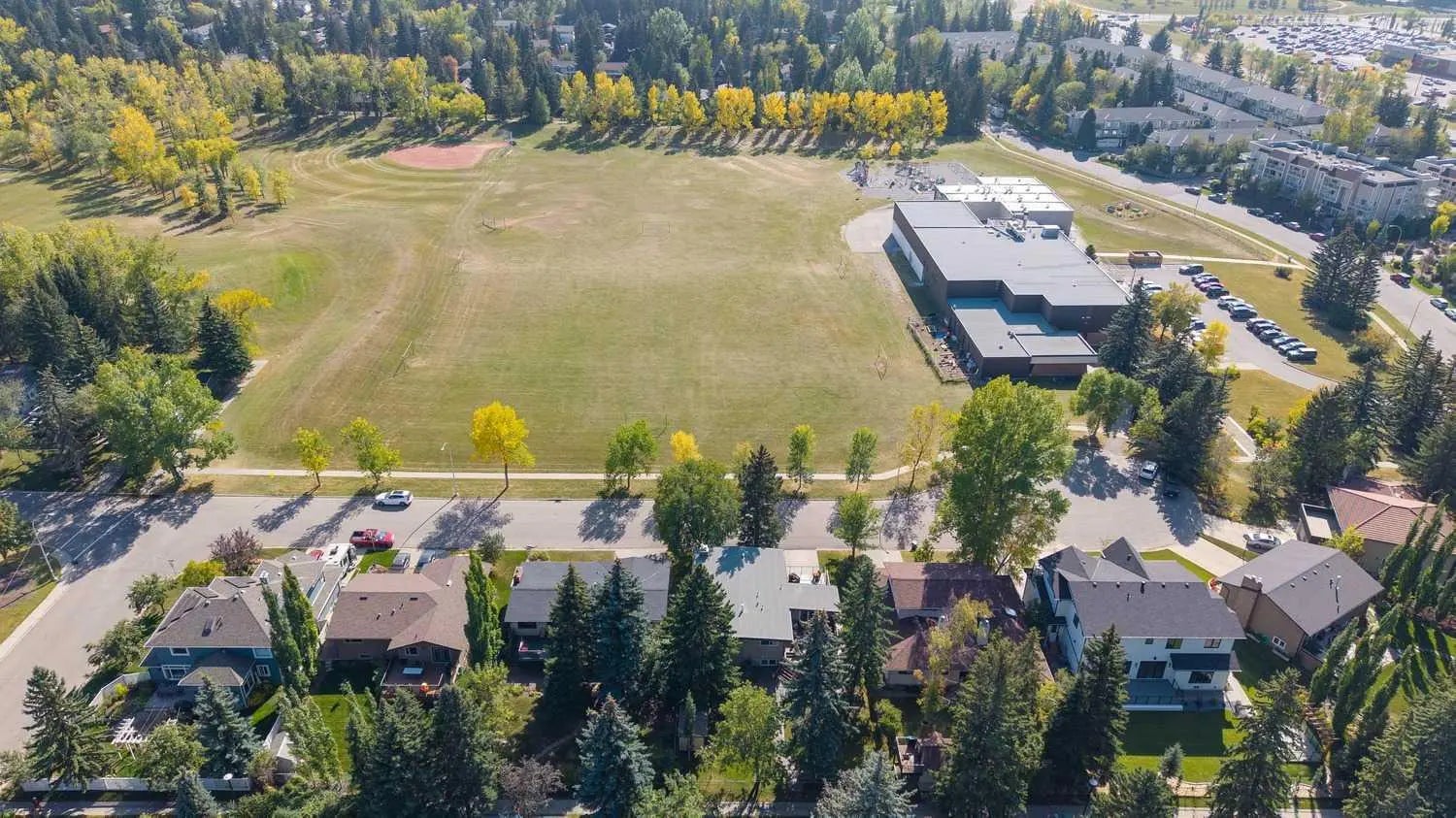 8 Vardana Place Northwest, Calgary – Residential Detached Listing Photo 48