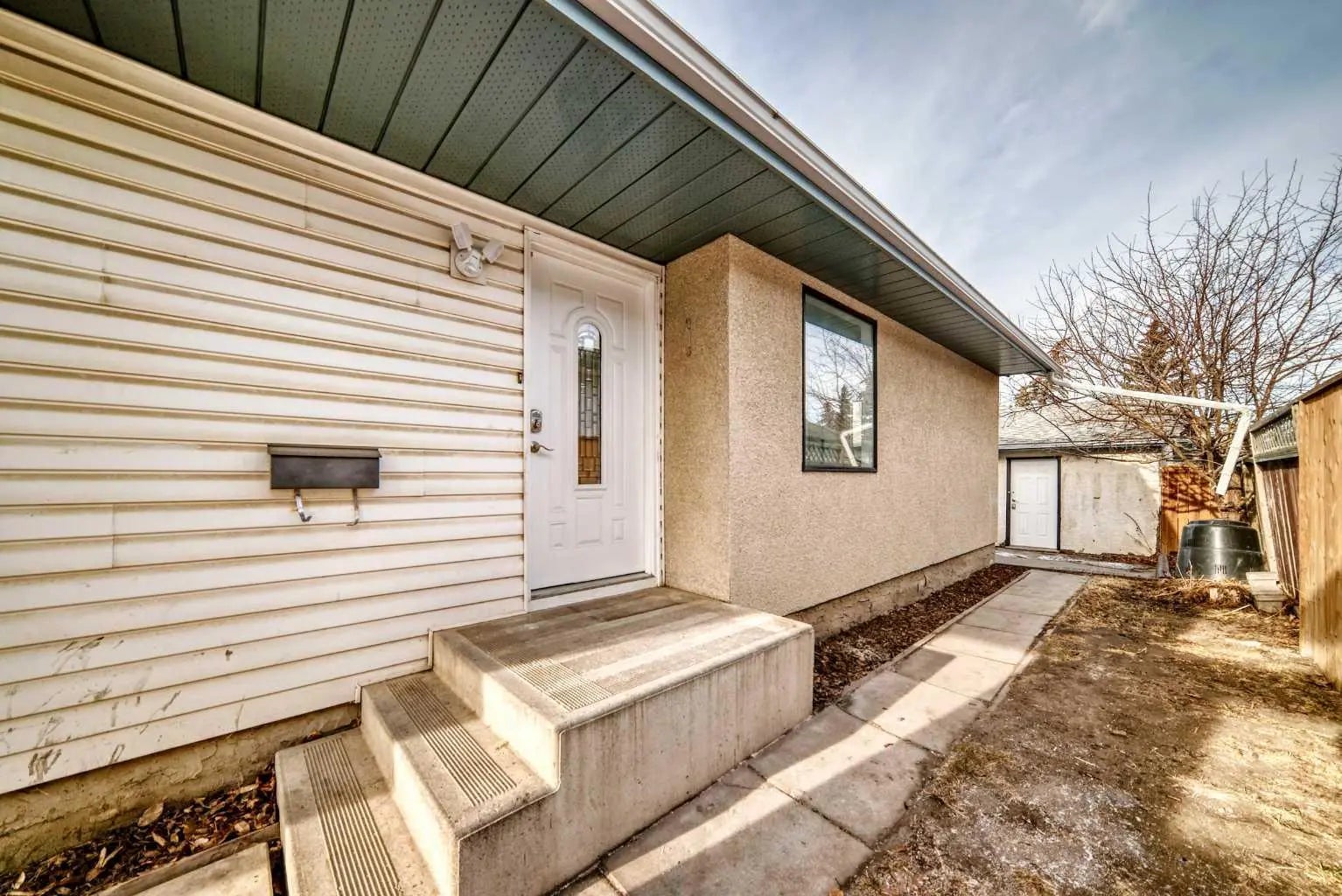 404 Acacia Drive Southeast, Airdrie – Residential Detached Listing Photo 2