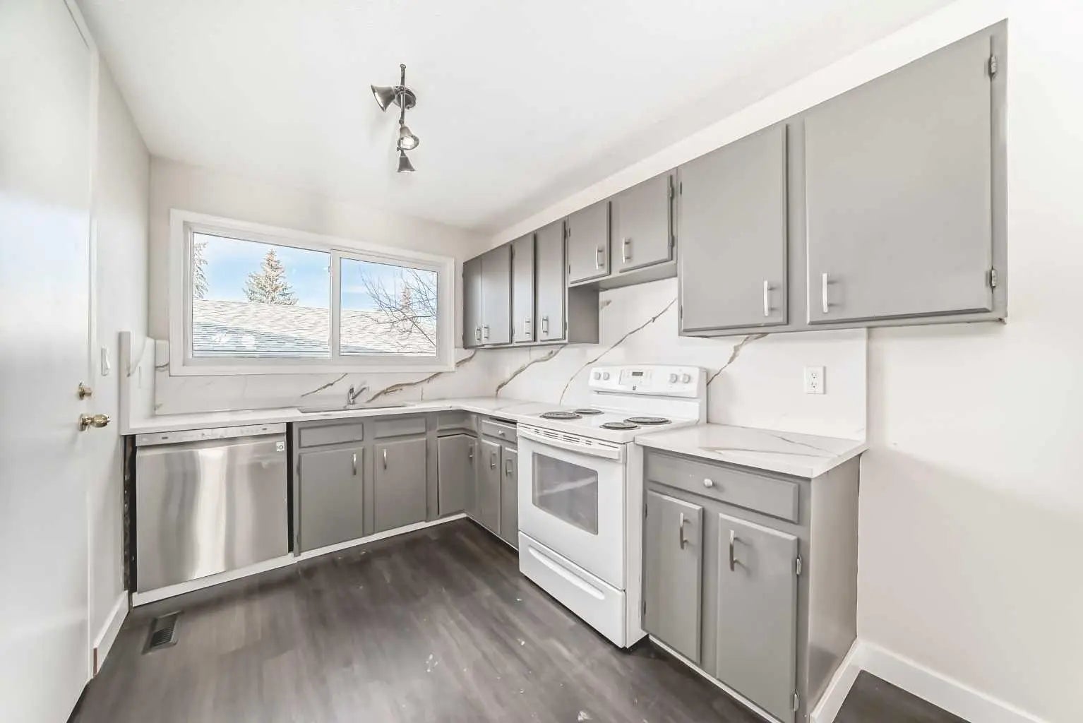 404 Acacia Drive Southeast, Airdrie – Residential Detached Listing Photo 4