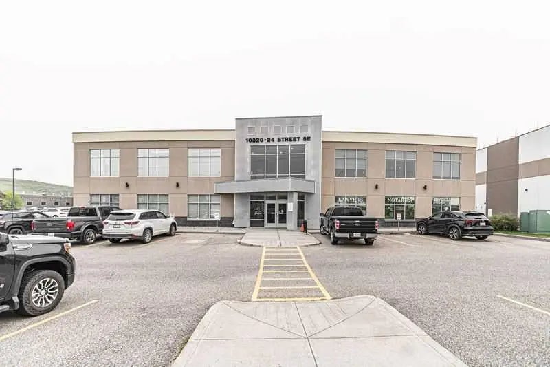 102, 10820 24 Street Se, Calgary