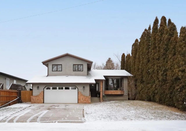 5 Fairview Crescent E, Brooks