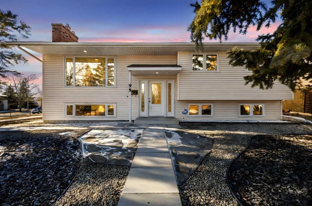 95 Silver Brook Drive Nw, Calgary