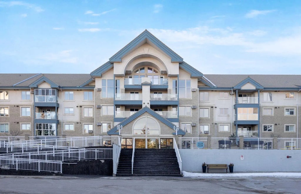 311, 7239 Sierra Morena Boulevard Sw, Calgary