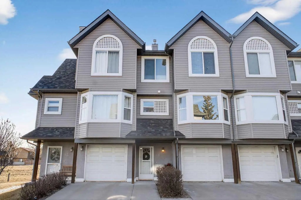 41 Sandarac Villas Nw, Calgary