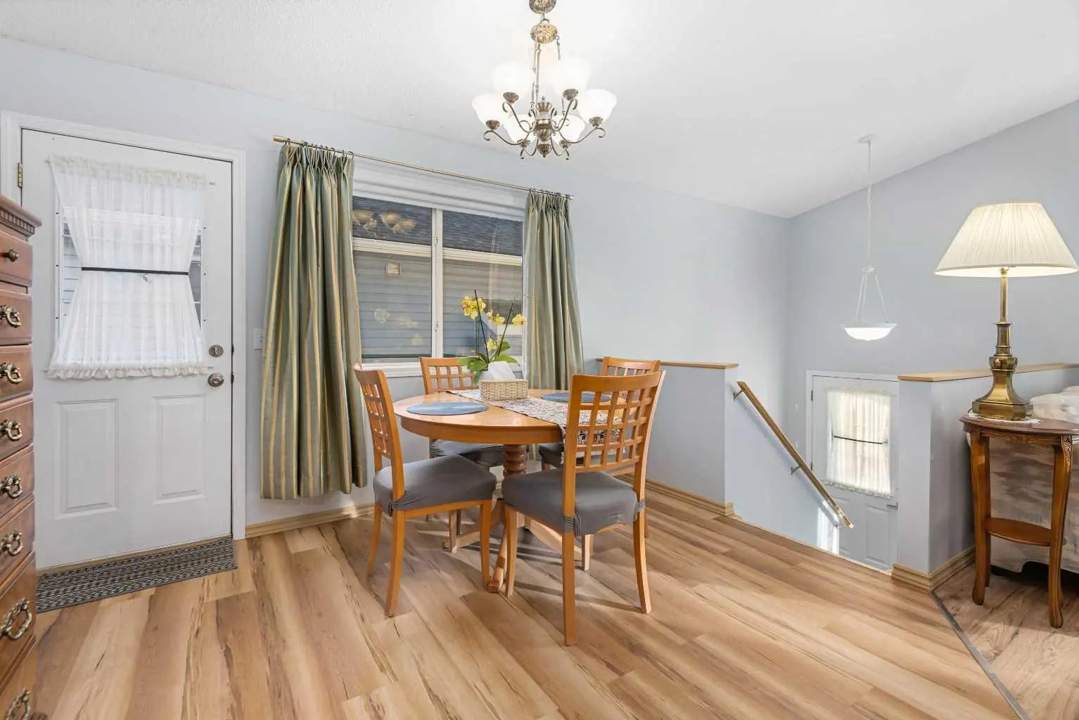 118 Bridleridge Way Southwest, Calgary – Residential Detached Listing Photo 5