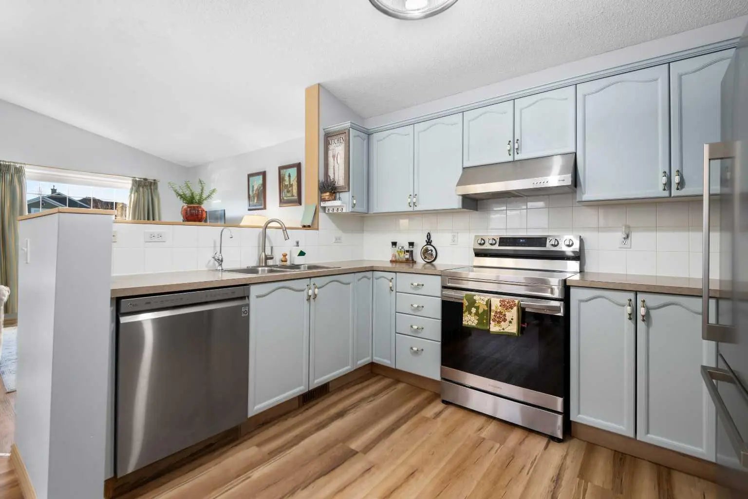 118 Bridleridge Way Southwest, Calgary – Residential Detached Listing Photo 9