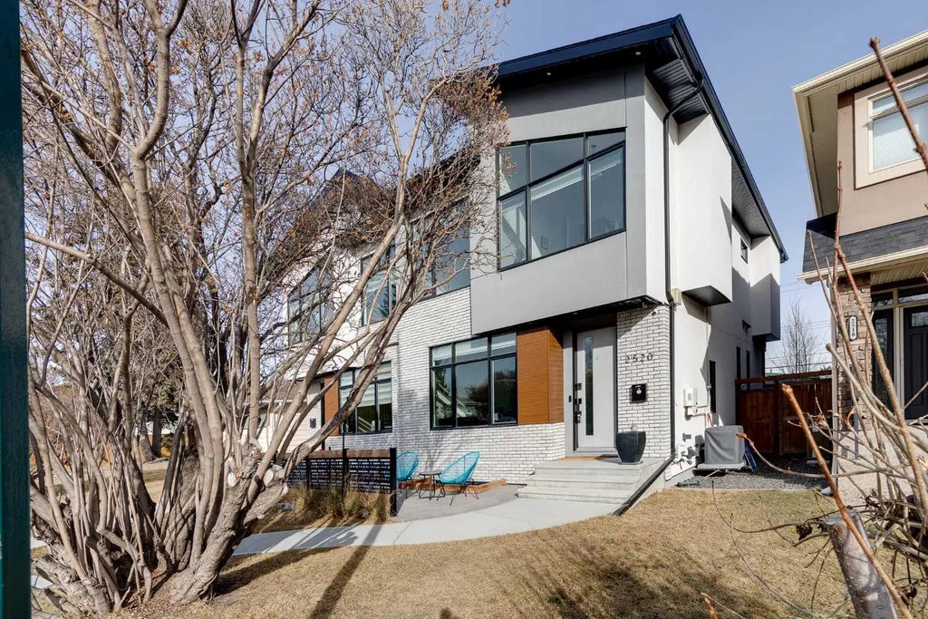 2520 Cochrane Road Nw, Calgary