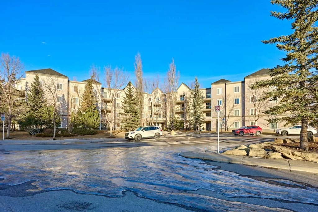 208, 4000 Somervale Court Sw, Calgary