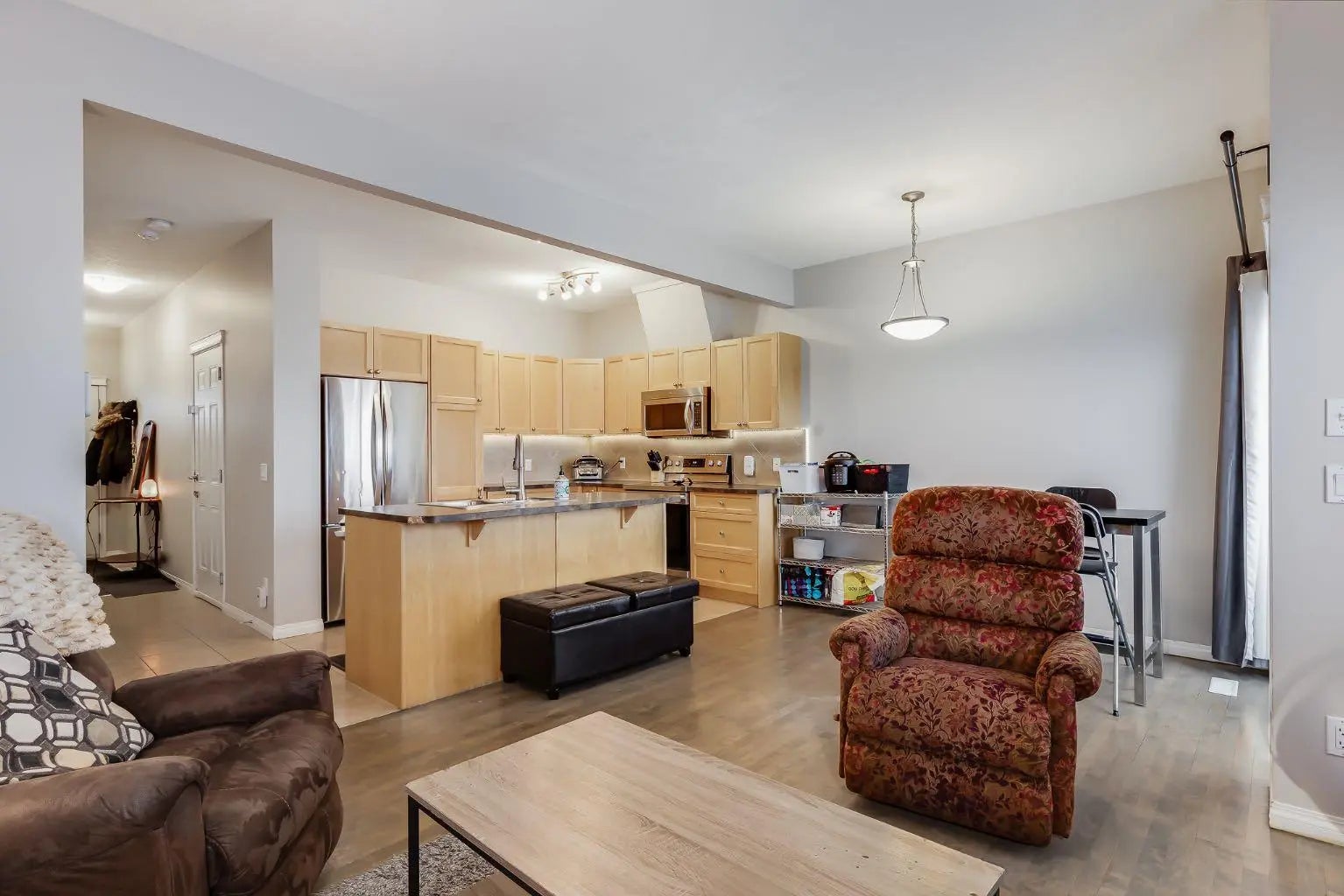 504, 620 Luxstone Landing Southwest, Airdrie – Residential Row/Townhouse Listing Photo 5