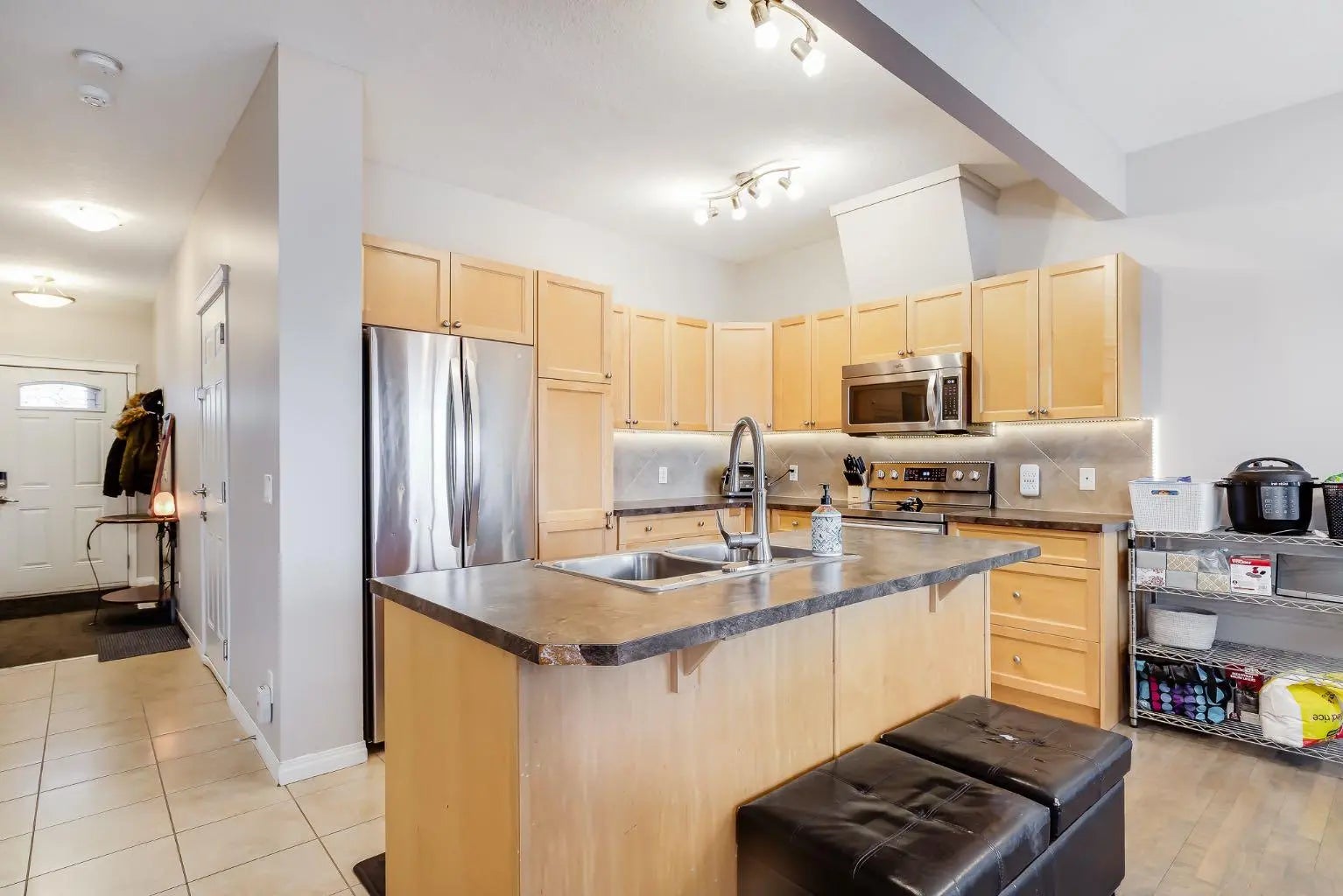 504, 620 Luxstone Landing Southwest, Airdrie – Residential Row/Townhouse Listing Photo 7